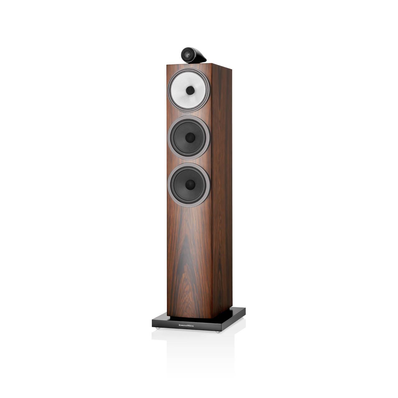 Der Bowers & Wilkins 703 S3 Standlautsprecher Stück ist ein hoher Standlautsprecher mit Holzoberfläche, Aerofoil-Profil-Tieftöner, drei runden Membranen einschließlich entkoppelter FST™ Continuum-Mitteltöner, Tweeter-on-Top und einem schwarzen rechteckigen Sockel.