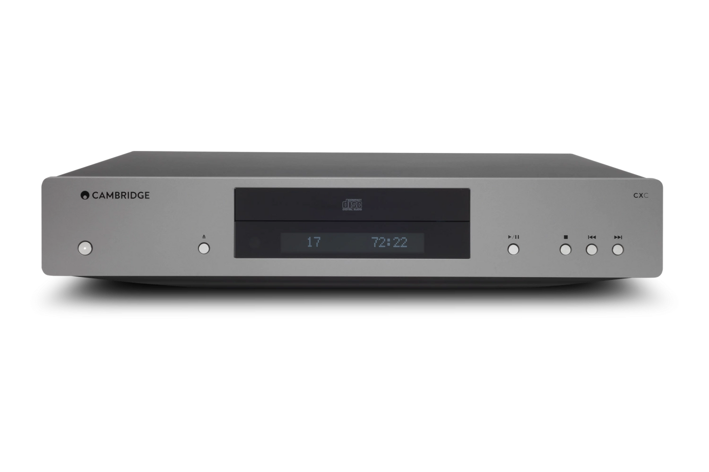 Ein Luna Grey Cambridge CXC V2 CD-Laufwerk mit zentralem Disc-Fach, Display für digitale Audio-Infos und Tasten zur Wiedergabesteuerung.