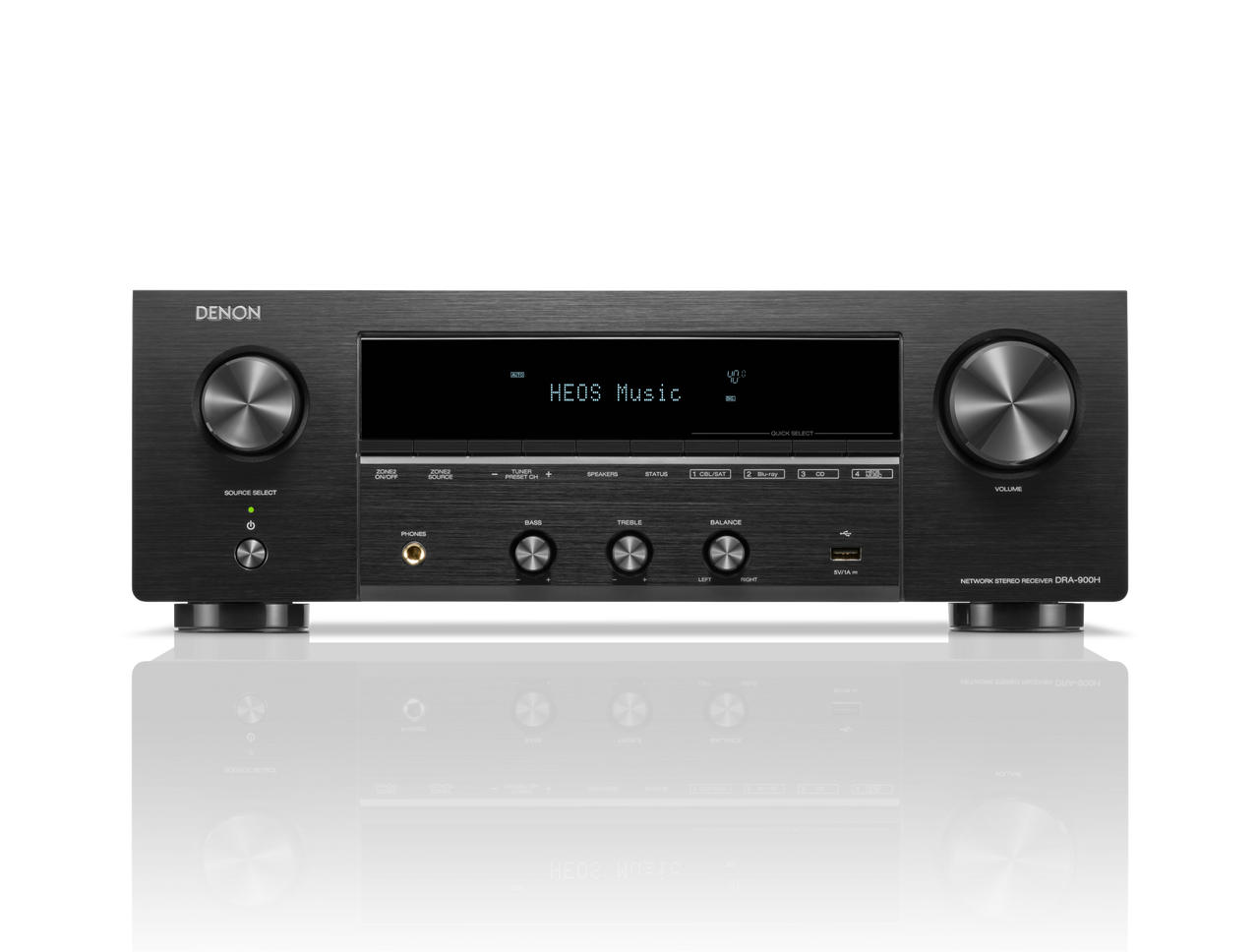 Ein schwarzer Denon DRA-900H AV-Receiver mit Drehreglern, Tasten, Eingangsanschlüssen und einem digitalen Display auf der Vorderseite, auf dem "HEOS® Built-in Music" angezeigt wird, ist mit seinem Spiegelbild darunter abgebildet.