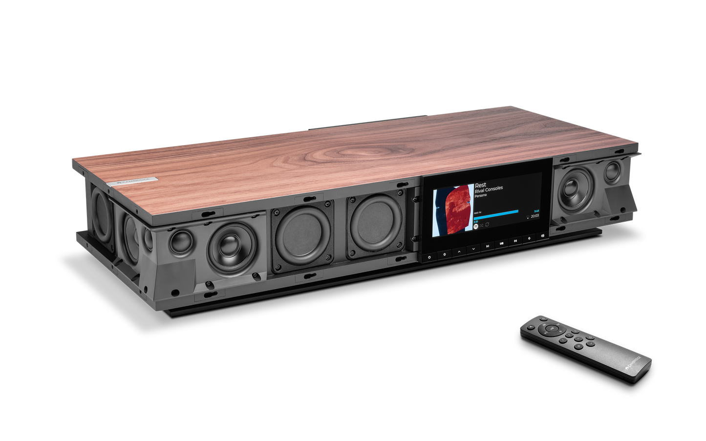 Der Cambridge Audio EVO ONE All-in-One verfügt über eine holzverkleidete Oberseite, ein offenes Lautsprecherkonzept, ein digitales Display für Musikinfos und wird mit einer Fernbedienung geliefert - ein raumfüllender Klang für einen kabellosen Premium-Lautsprecher.