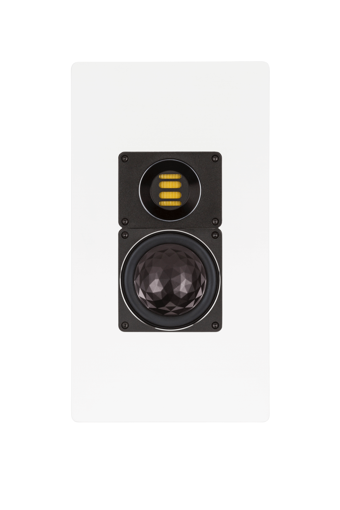 Der Elac WS 1645 On Wall-Lautsprecher Stück in Weiß Seidenmatt hat eine schlanke, rechteckige Front mit einem gelb geriffelten Hochtöner und einem großen, schwarzen Tieftöner, der durch AS-XR Technologie verbessert wurde.