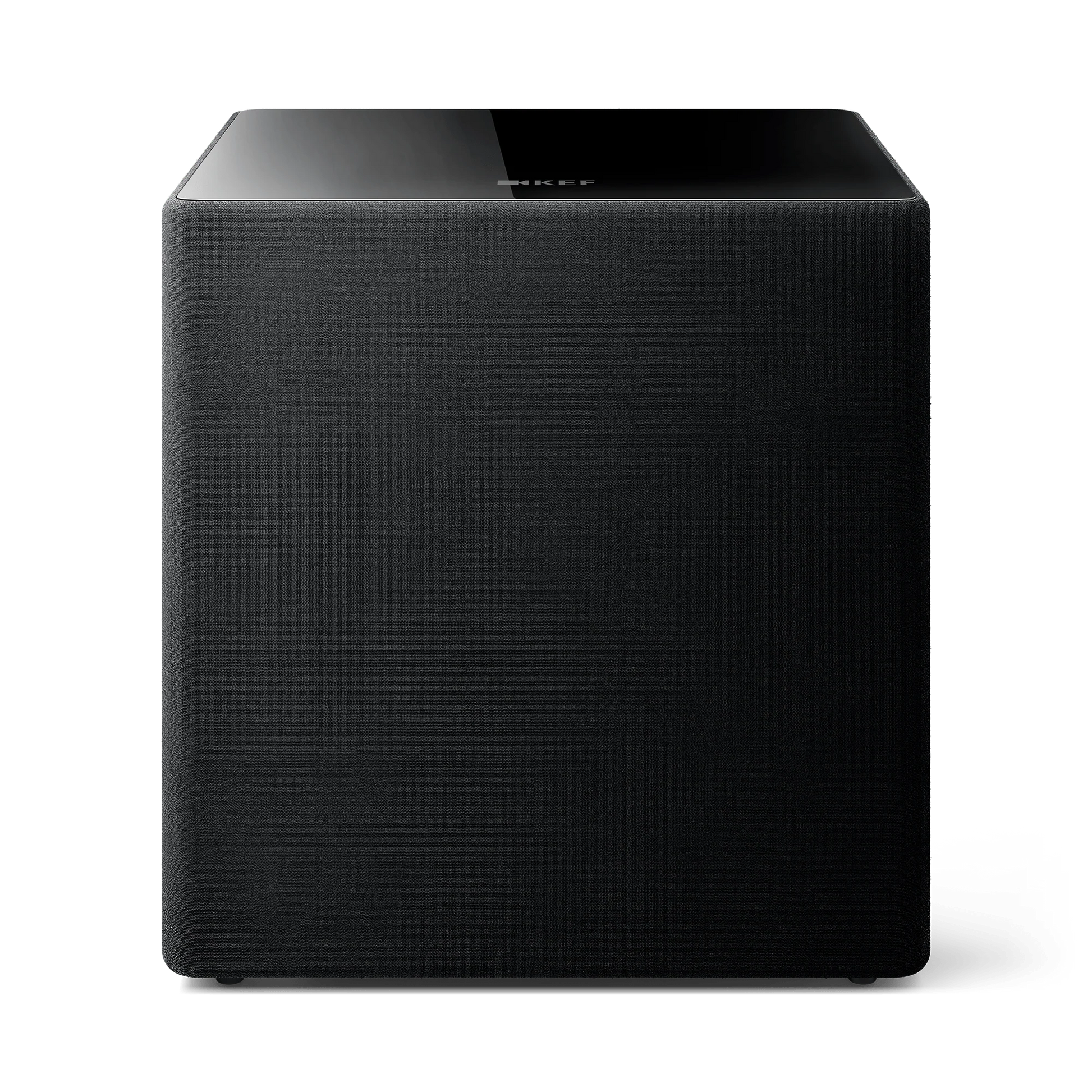 Der KEF Kube 15 MIE ist ein schwarzer, rechteckiger aktiver Subwoofer mit Stoffbezug und glänzender Oberseite, der über fortschrittliche Music Integrity Engine-Technologie verfügt - frontal vor neutralem Hintergrund gezeigt.