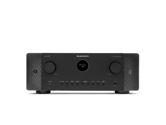 Frontansicht des Marantz Cinema 60 AV-Receivers mit schwarzer Oberfläche, zwei großen Reglern, einem zentralen runden Display und mehreren Tasten und Anschlüssen - unterstützt Dolby Atmos und 8K Ultra HD für einen beeindruckenden Heimkino-Sound.