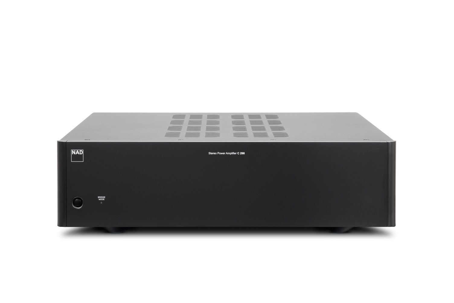 Die NAD C298 Digitale Stereo-Endstufe in Schwarz hat eine minimalistische Frontplatte mit Einschaltknopf und Kontrollleuchte auf der linken Seite, fortschrittliche HybridDigital™ Purifi Eigentakt™ Technologie im Inneren und Lüftungsschlitze an der Oberseite für audiophile Spitzenleistungen.