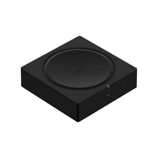 Der Soundreference Sonos Amp Verstärker, ein schwarzes, quadratisches Gerät mit einem kreisförmigen oberen Zentrum und Touch-Bedienelementen auf der Vorderseite, bietet nahtlosen Multiroom-Sound und zeichnet sich durch ein minimalistisches Design auf weißem Hintergrund aus.