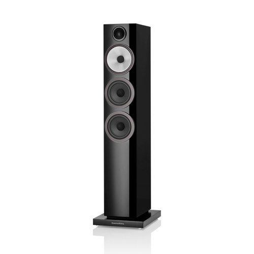 Der Bowers & Wilkins 704 S3 Standlautsprecher Stück in Glanzschwarz ist ein hoher Lautsprecher mit vier kreisförmigen Frontelementen: einem oberen Hochtöner und drei größeren Continuum-Cone-FST™-Treibern, die alle auf einer rechteckigen Basis stehen.
