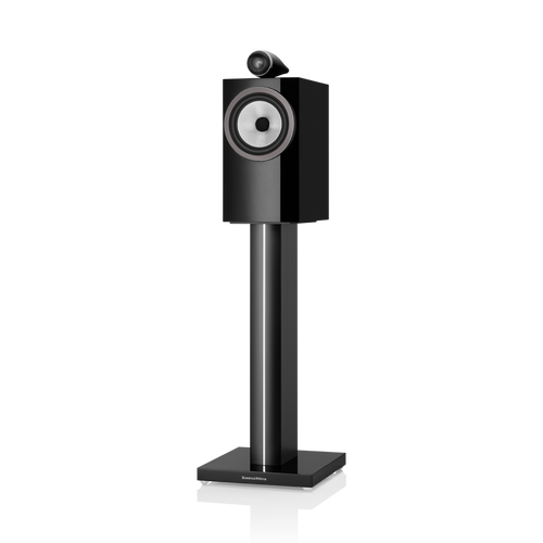 Ein glanzschwarzer Bowers & Wilkins 705 S3 Regallautsprecher mit Tweeter-on-Top-Design und silbernem Rundtreiber steht auf passendem schwarzen Ständer vor neutralem Hintergrund.