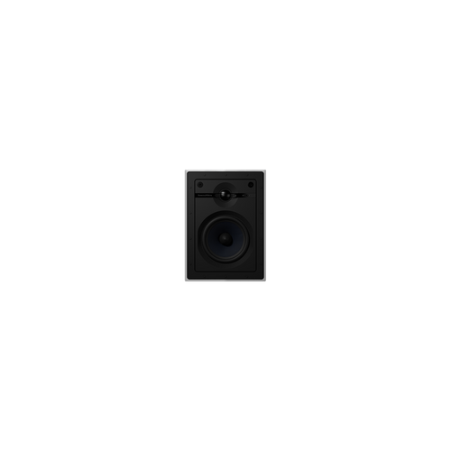 Ein weißes, rechteckiges Bowers & Wilkins CWM652 Wandeinbaulautsprecher-Stück mit sichtbarem Tief- und Hochtöner steht mittig vor einem schlichten schwarzen Hintergrund, der seine raffinierte audiophile Klangqualität unterstreicht.