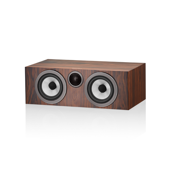 Der Bowers & Wilkins HTM72 S3 Centerlautsprecher in Mocha verfügt über ein rechteckiges Holzmaserungsdesign mit zwei großen Continuum-Membranen und einem kompakten schwarzen Carbon Dome-Hochtöner auf der Vorderseite, inspiriert durch den HTM72 S3.