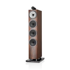 Der Bowers & Wilkins 702 S3 Standlautsprecher Stück in Mocha verfügt über Aerofoil Profile-Tieftöner, vier schwarze runde Treiber, einen Carbon Dome-Hochtöner auf der Oberseite und steht auf einem schwarzem rechteckigen Sockel.