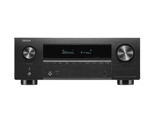 Frontansicht des Denon AVC-X3800H AV-Receivers in Schwarz mit gebürstetem Metall-Finish, zwei großen Drehreglern, digitalem Display mit Dolby Atmos B-ray und HEOS Built-in, sowie Bedientasten für ein immersives Heimkino-Erlebnis.
