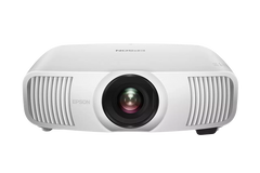 Der Epson EH-LS11000W Projektor in Weiß, frontal gezeigt mit zentralem Objektiv und seitlichen Lüftungsschlitzen, bietet beeindruckende 4K-Bildqualität durch sein fortschrittliches Lasersystem vor weißem Hintergrund.