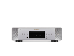 Der Marantz CD 60 CD-Player in Silber-Gold verfügt über ein zentrales Display, Bedientasten, einen USB-Anschluss und eine Kopfhörerbuchse an der Vorderseite und bietet dank der fortschrittlichen HDAM-Schaltung eine hervorragende Audioqualität.