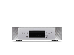Der Marantz CD 60 CD-Player in Silber-Gold verfügt über ein zentrales Display, Bedientasten, einen USB-Anschluss und eine Kopfhörerbuchse an der Vorderseite und bietet dank der fortschrittlichen HDAM-Schaltung eine hervorragende Audioqualität.