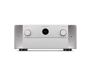 Frontansicht eines Marantz Cinema 30 AV-Receivers in Silber-Gold, ausgestattet mit zwei großen Drehreglern, zentralem Digitaldisplay und modernem Design-Ideal für hochwertige Heimkino-Audioerlebnisse.