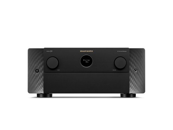 Frontansicht des Marantz Cinema 30 AV-Receivers in Schwarz mit kreisförmigem Digitaldisplay, zwei großen Bedienknöpfen und schlankem Design - ideal, um Ihr Heimkino-Audioerlebnis zu verbessern.