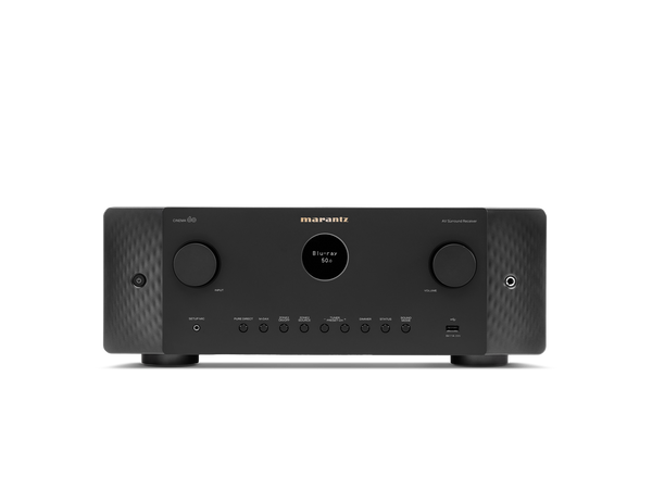 Frontansicht des Marantz Cinema 60 AV-Receivers mit schwarzer Oberfläche, zwei großen Reglern, einem zentralen runden Display und mehreren Tasten und Anschlüssen - unterstützt Dolby Atmos und 8K Ultra HD für einen beeindruckenden Heimkino-Sound.