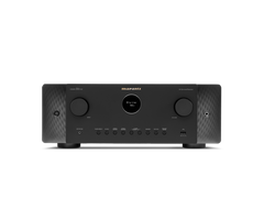 Der Marantz Cinema 60 DAB AV-Receiver in Schwarz verfügt über ein zentrales digitales Display, große Bedienknöpfe auf jeder Seite, Tasten auf der Vorderseite, Dolby Atmos und unterstützt 8K Ultra HD.