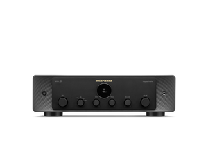 Frontansicht des Marantz Model 30 Verstärkers in Schwarz, mit zentralem Display, Bedienelementen und Tasten. Sein schlankes Design mit HDAM-SA3-Technologie sorgt für musikalischen Klang; das Marantz-Logo befindet sich über dem Display.