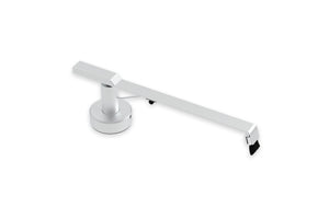 Der Pro-Ject Sweep it S2 in Silber - ein schlankes, modernes Accessoire mit einem langen, abgewinkelten Arm und einem rechteckigen Kopf auf einer runden Basis - bietet die perfekte Pflege für die Schallplatten von Vinyl-Liebhaber, die auf weißem Hintergrund abgebildet sind.