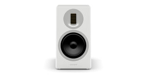 Das Sonoro Orchestra (Gen. 2) Lautsprecher Paar in Weiß (matt)-Silber verfügt über einen großen, schwarzen Tieftöner und einen kleineren, rechteckigen Hochtöner darüber, der eine hervorragende Audioqualität in einem schlanken, modernen Design bietet.