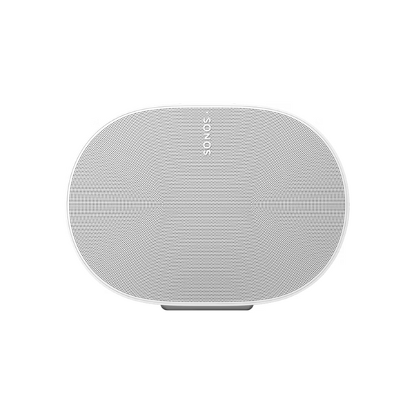 Ein weißer, ovaler Sonos Era 300 Smart Speaker wird von vorne vor einem schlichten weißen Hintergrund gezeigt. Sein Gitter bedeckt die gesamte Vorderseite, das Sonos-Logo befindet sich oben. Zu den Merkmalen gehören ein raffiniertes Akustikdesign und Trueplay Tuning.