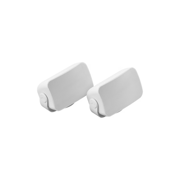 Zwei weiße rechteckige Sonos Outdoor Speaker von Sonos und Sonance (Paar) mit abgerundeten Ecken stehen nebeneinander angewinkelt vor weißem Hintergrund. Das passive Lautsprecherpaar besitzt eine Mesh-Front und ein modernes, schlichtes Design.