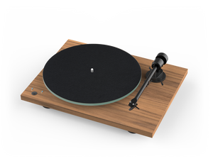 Der Pro-Ject T1 Phono SB Plattenspieler in Walnuss mit Holz-Basis, schwarzem Plattenteller und seitlichem Tonarm - perfekt für Vinyl-Liebhaber und Freunde hochwertiger audiophiler Technik.