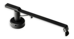 Der Pro-Ject Sweep it S2 in Schwarz besticht durch sein schlankes, modernes Design mit langem, abgewinkeltem Arm und runder Basis - ideal für Vinyl-Liebhaber, die minimalistischen Stil schätzen, komplett mit einem aus der Basis herausgeführten Netzkabel.
