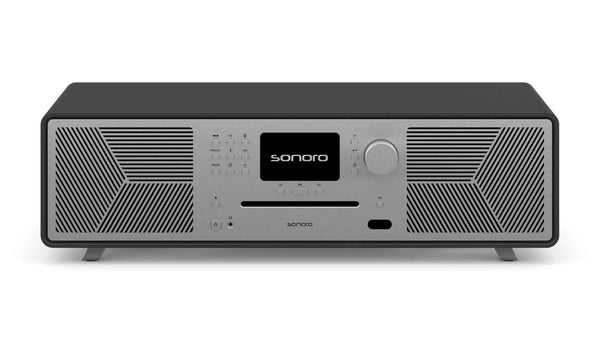 Ein modernes Sonoro Meisterstück (Gen.2) Audiosystem in Graphit (matt) - Silber, mit Dynamic Bass Funktion, Frontlautsprechern, Bedientasten, Digitalanzeige und CD-Einschub ist auf weißem Hintergrund abgebildet.